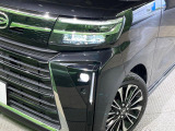 【LEDヘッドライト】悪天候や夜間走行時も良好な視界を確保し安心して運転できる高輝度LEDヘッドライトを装備!点灯速度が早く、消費電力も抑えられています。