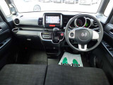 オシャレなインテリアで運転する気分も盛り上がりますよね^^