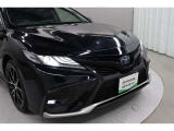 プリクラッシュセーフティに交差点右折時の対向直進車、ならびに右左折時の対向方向から横断してきた歩行者も検知可能にした「Toyota Safety Sense」を装備しています。