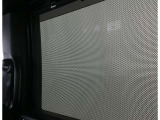 リヤ席にサンシェードを装備しています