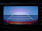 バックモニターで、後方を確認しながら安心して駐車することができます。運転初心者も熟練者も必須の機能ですよ!