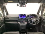 【前方視界】開放的な前方視界!運転がしやすく疲れにくいです♪窓が大きく、見通しがとっても良いおクルマですよ♪