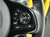 ◆アダプティブクルーズコントロール◆予め設定した車速内でクルマが自動的に加減速。前走車との適切な車間距離を維持しながら追従走行します。【LKAS】車線維持支援システムでステアリング操作を支援。