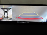 狭い場所での駐車やすれ違いなどでより的確な運転操作に役立つ360&deg;ビューモニターが装備されています。