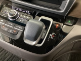 オートマチックシフトレバーは、手になじみ操作しやすい形状で安全運転にもつながります♪