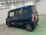家族使いに嬉しい&ldquo;両側電動スライドドア&rdquo;。狭い駐車場でも安心して乗り降りできますね。