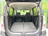 普段のお買い物や通勤、送迎等に十分な荷室スペースを確保しております。セカンドシートを倒すと、大きな荷物の積載も可能です♪