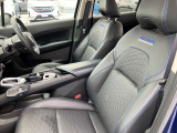助手席も広く、スムーズに乗り降りいただけます!