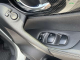 パワーウインドウ(運転席:ワンタッチ、キーオフ後作動、挟み込み防止機構付)付きです。