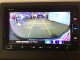 バックモニター付きで、車庫入れやバック時の後方確認をサポート。