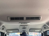 ルーフに取り付けたファンで空気を効率的に循環させることで室内空間の温度を均等に保ち心地良い車内。