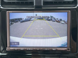 【バックモニター】後ろのカメラの映像がモニターに映し出されるので、後方の見えない死角や、障害物との距離感などもしっかり安全確認することができます。