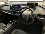 すっきりとしたデザインの内装は、さすがトヨタ車の上品さを感じます。