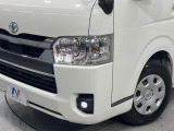 【LEDヘッドライト】悪天候や夜間走行時も良好な視界を確保し安心して運転できる高輝度LEDヘッドライトを装備!点灯速度が早く、消費電力も抑えられています。