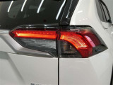 LEDテールライトです。省電力、高輝度のLEDは明るく照らすので夜間運転時の視認性を高めます。スタイリッシュな見た目で細かいところもこだわりたいあなたに!