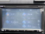 オーディオソースはご覧の通りです。Bluetoothを搭載しています。スマホと連動させると音楽等楽しむことが出来ます。