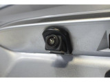 バックカメラ(後方の見えにくい部分や駐車時にとっても便利です!車を大事にされる方には、必須アイテムです!)