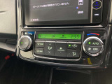 オートエアコンは温度を設定するだけで、自動で風量などを設定してくれます。運転しながら操作も必要ないので、安全性も向上します。
