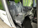 運転席シート廻りは使用感も少なく、良好な状態となっています。丁寧に使われていたことがよくわかりますね。