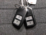 キー操作の手間が少なく、乗車から発進までの流れがスムーズ。毎日の運転がより快適になります