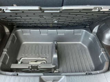 床下にも荷物が入ります。
