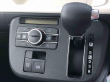 電動パーキングブレーキ&オートエアコン。