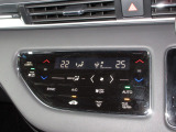 左右も後席も独立して温度調整可能なプラズマクラスター搭載フルオートエアコン。
