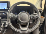 ステアリングスイッチ搭載!手を離さずに手元のスイッチでさまざまな操作が可能。運転中、視線をそらさなくても操作ができて安全です!