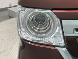 LEDヘッドライトは、点灯の瞬間から最大光量を発揮し、突然暗くなるトンネルなどでの安定感を高めます。