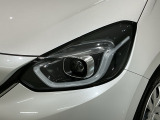LEDヘッドライトは、点灯の瞬間から最大光量を発揮し、突然暗くなるトンネルなどでの安定感を高めます。