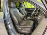 運転席シート廻りは使用感も少なく、良好な状態となっています。丁寧に使われていたことがよくわかりますね。