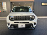 【フロントグリル】7スロットルグリルはJeep伝統の証です。SUVのみにこだわり続けている伝統あるJeep車へお乗り頂いてみてはいかがですか?
