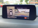 狭い場所での駐車やすれ違いなどでより的確な運転操作に役立つ360&deg;ビューモニターが装備されています。