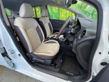 運転席シート廻りは使用感も少なく、良好な状態となっています。丁寧に使われていたことがよくわかりますね。