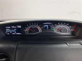 視認性に優れたメーターを採用しており、走行中でも車速や情報が分かりやすく表示されます。運転時の視線移動をむりのない範囲に抑え、快適で安心感のあるドライブをサポートします。