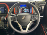 【純正革巻きステアリング】上質な革を使用することで、手にしっかり馴染みとても運転しやすいハンドルです♪