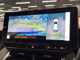 【パノラミックビューモニター】専用のカメラにより、上から見下ろしたような視点で360度クルマの周囲を確認することができます☆死角部分も確認しやすく、狭い場所での切り返しや駐車もスムーズに行えます。