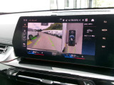 高画質の全周囲カメラが付いております。コーナーセンサーと併せてご利用いただくと駐車も楽々