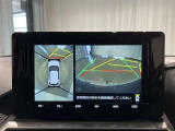 【パノラミックビューモニター】専用のカメラにより、上から見下ろしたような視点で360度車の周囲を確認することができます。