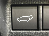 【パワーバックドア】スマートキーや運転席のボタンを押すだけでリアゲートが自動で開閉します!荷物を持っている時や、高い位置にあるバックドアを閉める際に便利な機能です♪