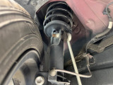 お車を安心してお乗りいただく為には、足回りの定期点検が欠かせません。サービスサポート(有償保証)では無料点検もご提供しており、安心のカーライフをお過ごしいただけるサポート体制が整っています。