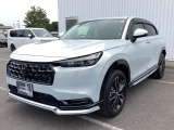 LEDヘッドライト搭載の力強くエレガントなフロントフェイス。