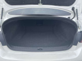 9インチゴルフバッグを4個収納できるゆとりの容量。