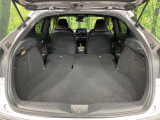 積み下ろしのしやすいデッキにはたっぷりと荷物を積み込んでいただけます。遊びから仕事まで、様々なシーンで頼れます♪