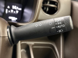 ■オートハイビームは、夜間に前方の車両や街灯などの明るさをカメラやセンサーで検知し、状況に応じてヘッドライトを自動でハイビームとロービームに切り替える運転支援機能です。