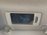運転席のバイザー裏にはスマートインETC付きです♪