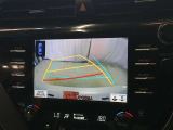 駐車が苦手な方でも安心のバックガイドモニター搭載。 後方の映像をクリアに表示し、ガイドラインで車庫入れや縦列駐車をしっかりサポート。毎日の運転がぐっとラクになります。