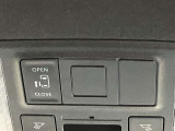左側電動スライドドア