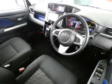 【運転席】運転席周りの画像です。プロの手で隅々までクリーニングしています。ご来店いただき実際に見てみてくださいね☆