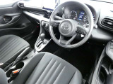 【運転席】運転席周りの画像です。プロの手で隅々までクリーニングしています。ご来店いただき実際に見てみてくださいね☆